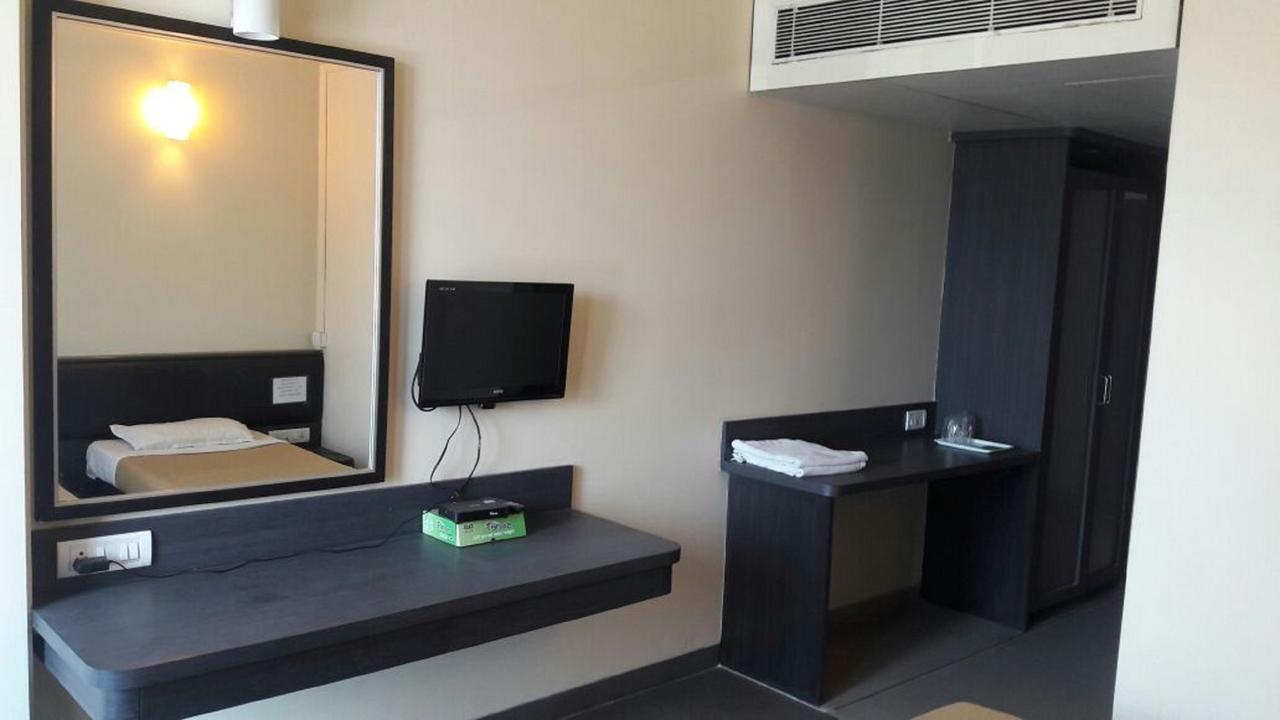 Hotel Royal Hills Bapane Exterior foto