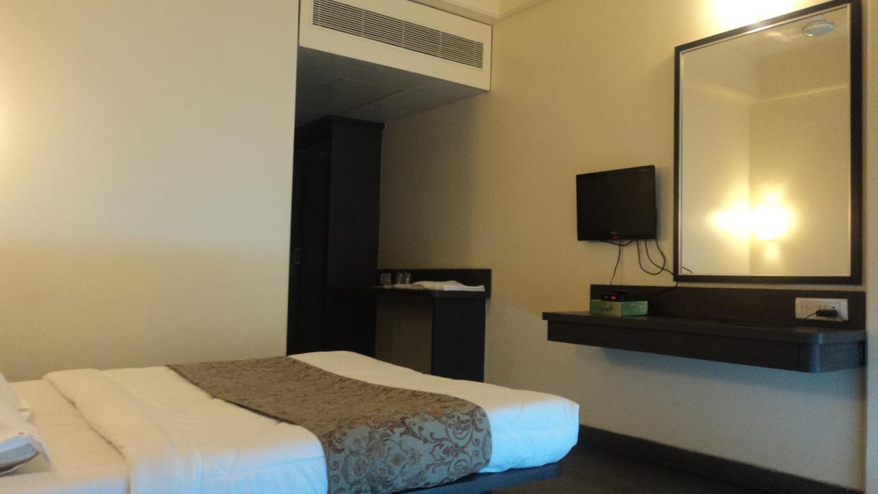 Hotel Royal Hills Bapane Exterior foto