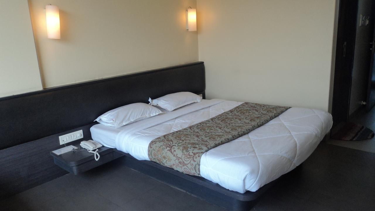 Hotel Royal Hills Bapane Exterior foto