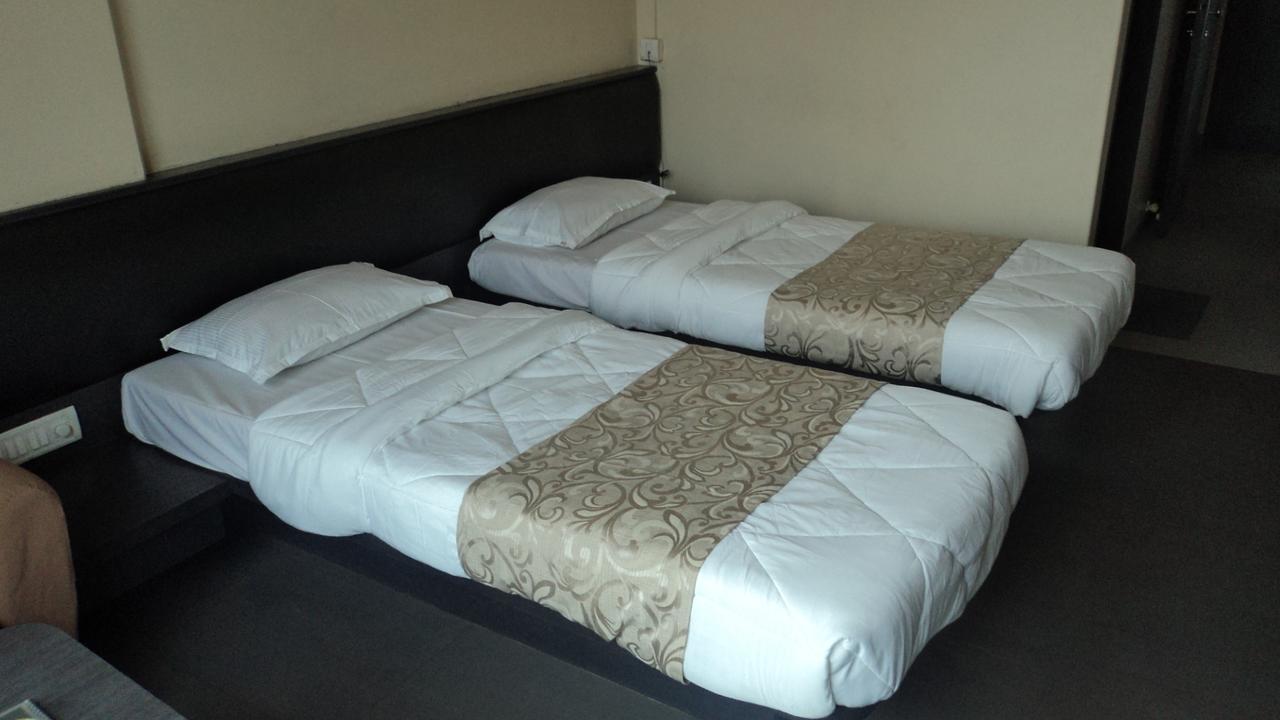 Hotel Royal Hills Bapane Exterior foto